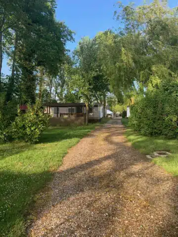 emplacement-camping-pommiers